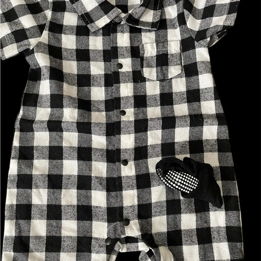 Black and White Checkered Baby Romper “I’m A Gentleman” SZ 6-9 M Full Snap Front